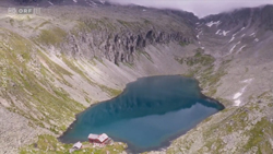 ORF ON 2021 Land der Berge:
                Sehnsuchtsort: Berge [ Arthur-v.-Schmid-Haus, Dösener
                See, Dösener Blockgletscher ]