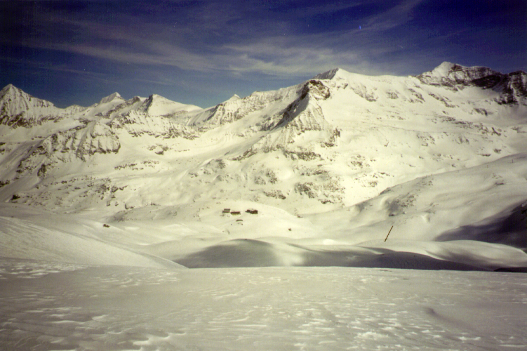 View from the Sonnblickkees to the Alpine Centre Rudolfshütte (2315m)